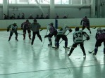 Хоккеисты трудовых коллективов на льду "Звёздного".